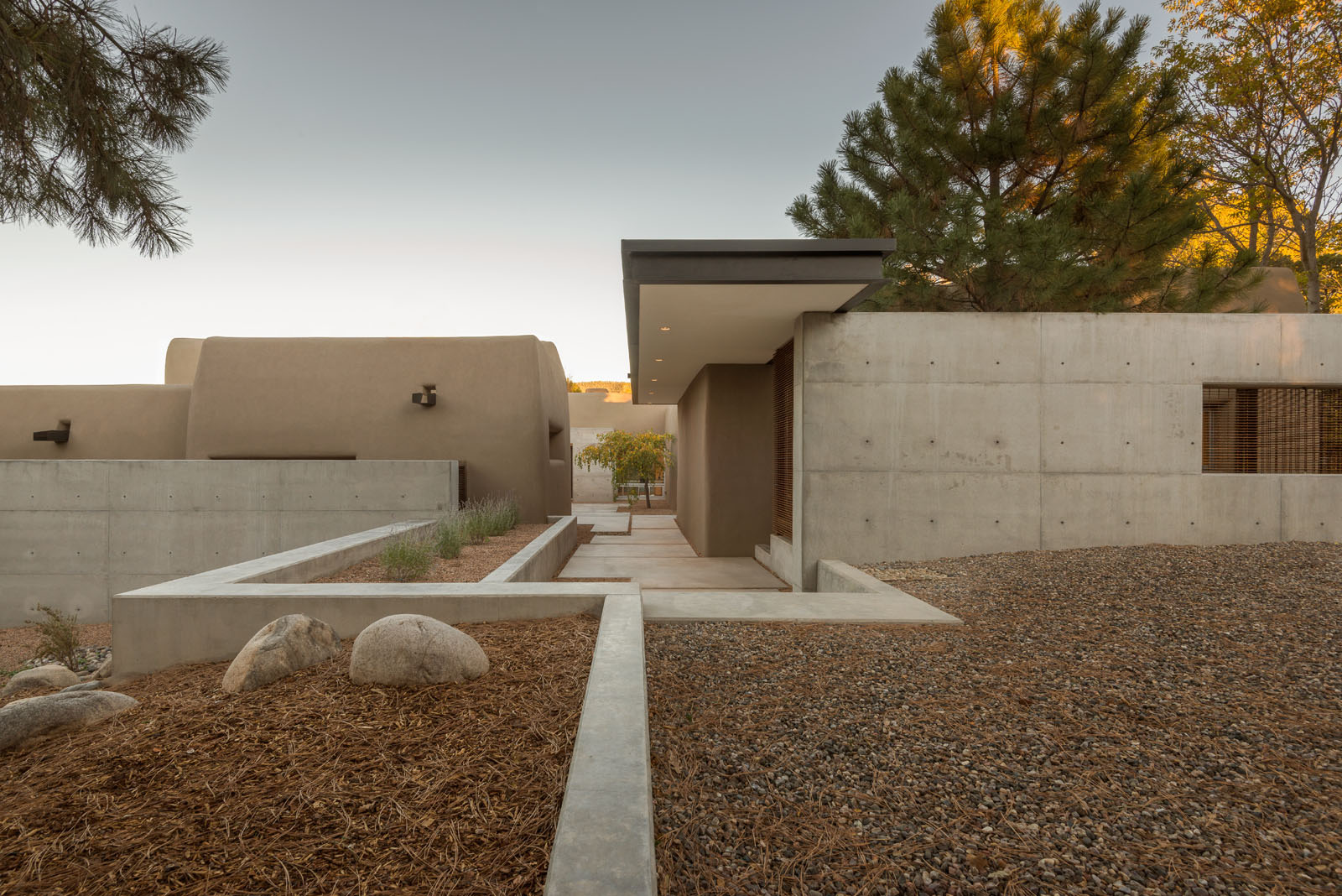Photo of a modern home, designed by Santa Fe architect Trey Jordan